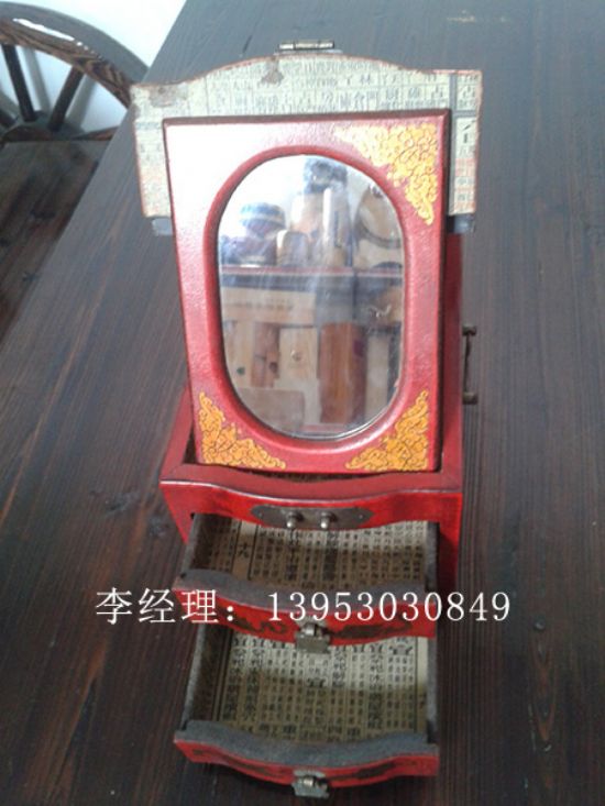 點(diǎn)擊查看詳細(xì)信息<br>標(biāo)題：首飾盒  閱讀次數(shù)：2892