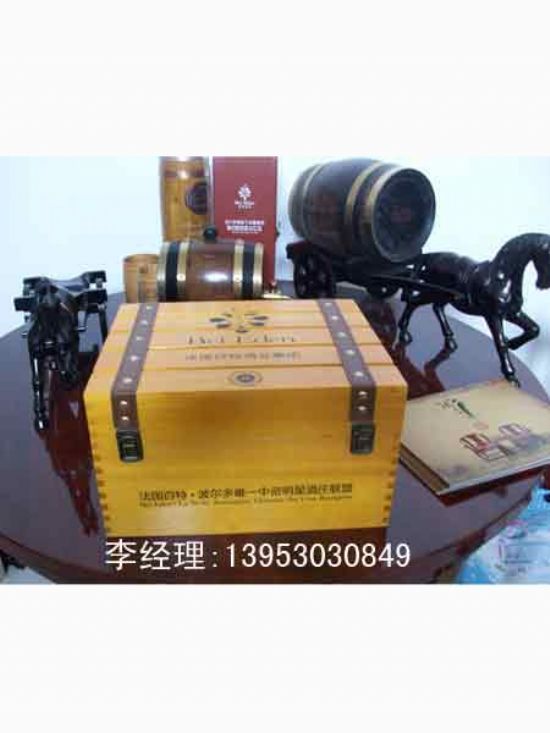 點擊查看詳細(xì)信息<br>標(biāo)題：紅酒木盒 閱讀次數(shù)：2361